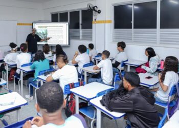 Escola Tech: Prefeitura garante modernização no processo de ensino-aprendizagem