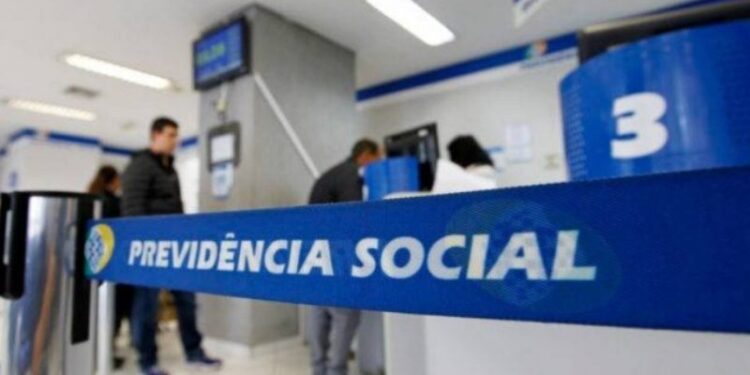 INSS paga aposentadoria de julho nesta terça; veja quem recebe