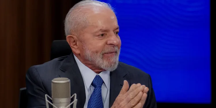 “Não vamos cortar o salário mínimo”, reafirma presidente Lula