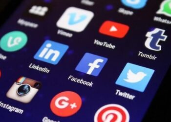 Redes sociais são usadas por 65% dos brasileiros para compras online, revela pesquisa