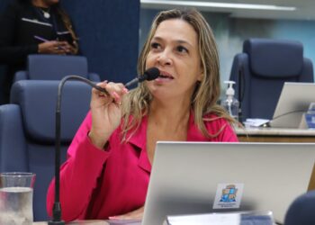 Sheyla lamenta falta de ginecologistas na rede municipal de Aracaju 