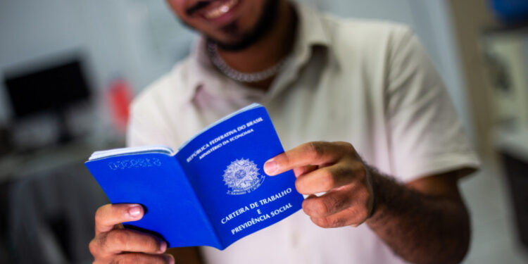 NAT divulga novas oportunidades de emprego nesta segunda-feira