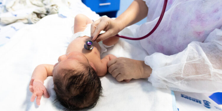 Maternidade Nossa Senhora de Lourdes dispõe de pediatras para cuidar e acompanhar bebês recém-nascidos