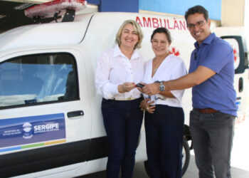 Governo realiza entrega de ambulância no Hospital de Nossa Senhora da Glória