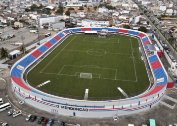 Governador Fábio Mitidieri entrega estádio Mendonção em Itabaiana