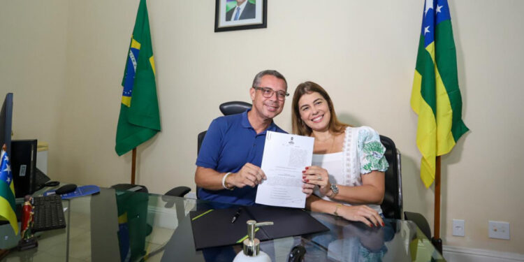 Governador sanciona Lei de Plano de Cargos e Carreira da Assistência Social