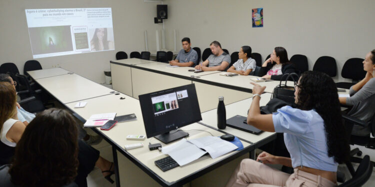 Seduc e Polícia Federal discutem combate a crimes cibernéticos