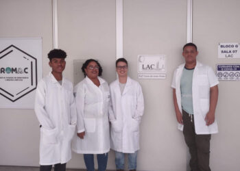 Esponja à base de semente de moringa potencializa iniciação científica no Centro de Excelência Hamilton Alves