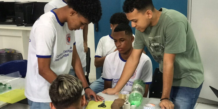 Alunos da rede estadual são medalhistas na 27ª Olimpíada Brasileira de Astronomia e Astronáutica