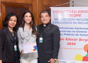 Yandra Moura é homenageada no Prêmio Educar Sergipe 2024