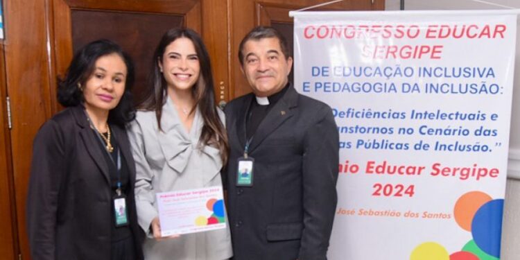 Yandra Moura é homenageada no Prêmio Educar Sergipe 2024