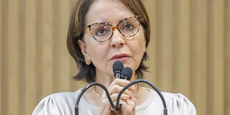 Emília destaca compromisso com o aleitamento materno em seu Plano de Soluções