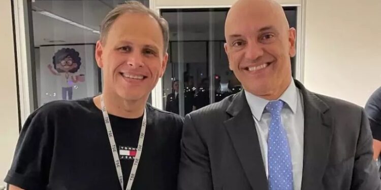 Polícia Federal intima ex-chefe de órgão do TSE para depor sobre vazamento de mensagens com Moraes