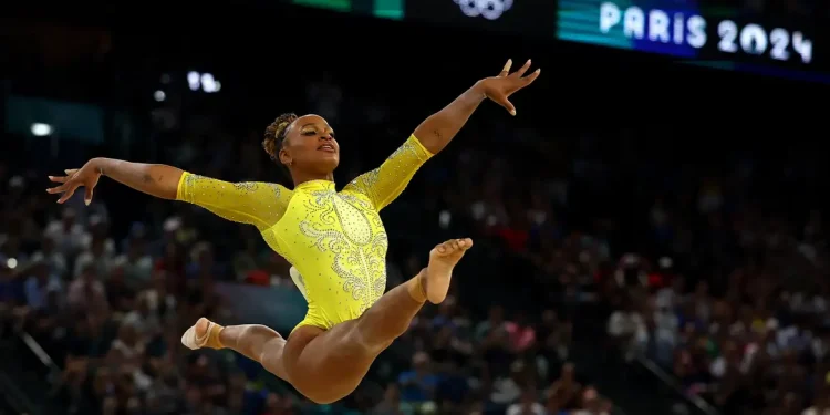 Rebeca Andrade é prata no individual geral na ginástica em Paris