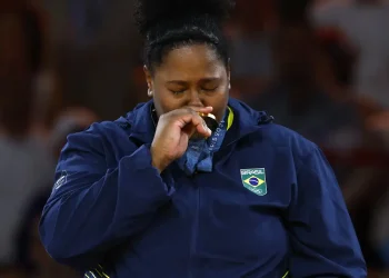 Judoca Beatriz Souza conquista o primeiro ouro brasileiro em Paris