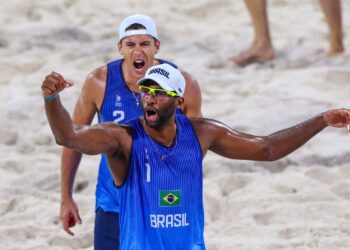 Olimpíadas: Evandro e Arthur são eliminados no vôlei de praia