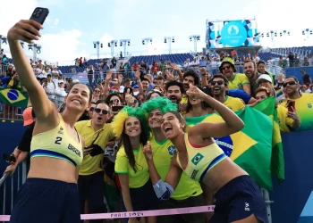 Ana Patrícia e Duda avançam para a semifinal no vôlei de praia