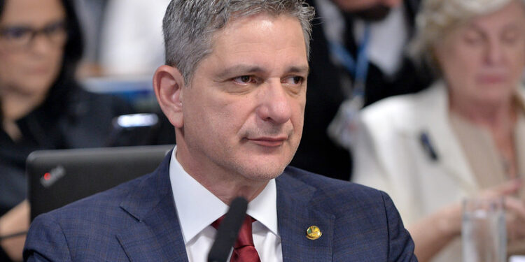 Rogério cobra celeridade em processo que indiciou ex-assessores de governo de Sergipe