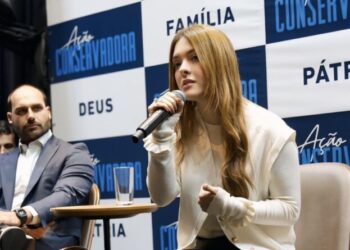 Moana Valadares participa de evento conservador promovido por Eduardo Bolsonaro