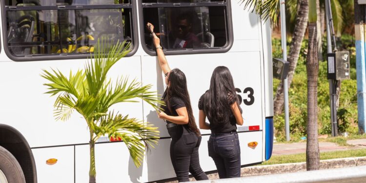 Barra dos Coqueiros celebra os 18 anos da Lei Maria da Penha