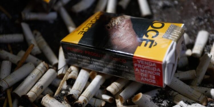 Decreto aumenta cobrança de imposto sobre cigarros no Brasil