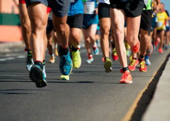 Corrida de rua: benefícios para a saúde e os cuidados essenciais para evitar lesões