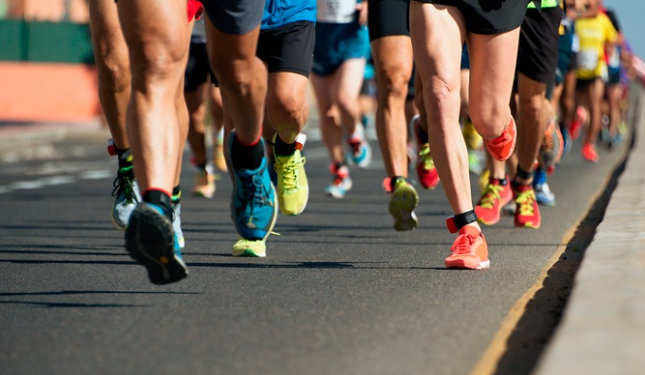 Corrida de rua: benefícios para a saúde e os cuidados essenciais para evitar lesões
