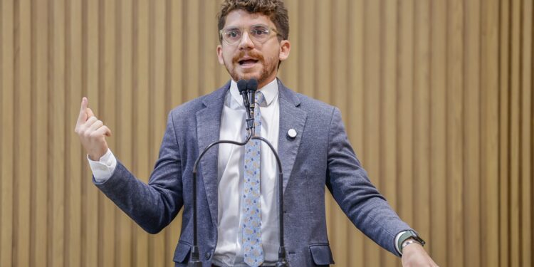 Breno Garibalde cobra implantação de um hospital público veterinário
