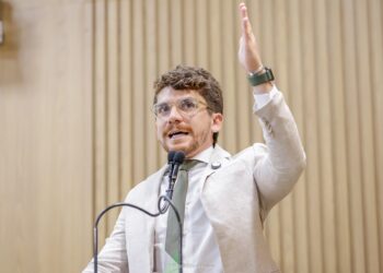 Porto do Gringo: “A comunidade merece respeito do poder público”, afirma Breno Garibalde