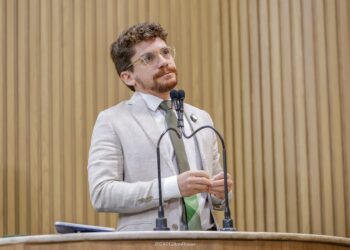 “Que desenvolvimento é esse que desmata a cidade?”, questiona Breno Garibalde