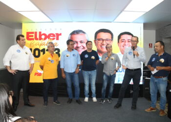 Vereador Elber Batalha lança campanha à reeleição com evento lotado na capital