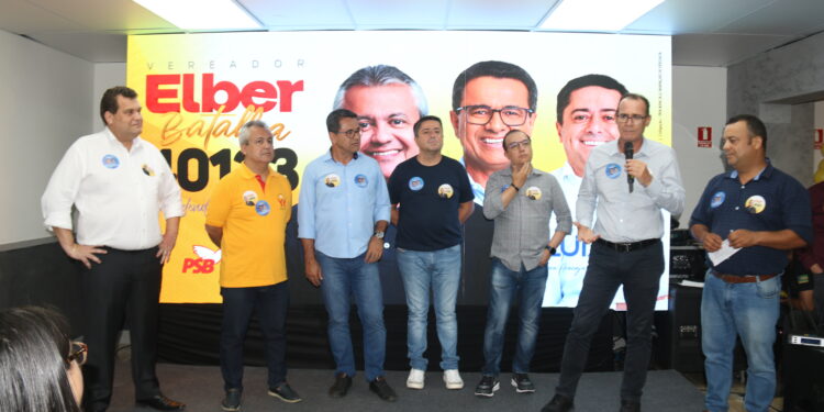 Vereador Elber Batalha lança campanha à reeleição com evento lotado na capital