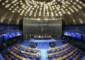 Senado aprova PEC que perdoa multas de partidos políticos