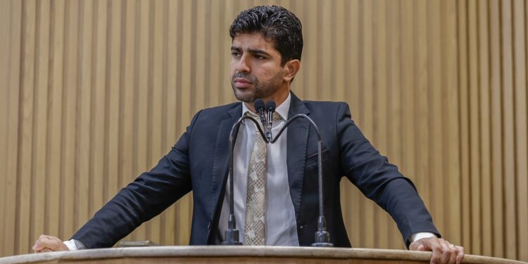“Precisamos dar visibilidade aos pacientes com doenças neuroimunes”, diz Pastor Diego