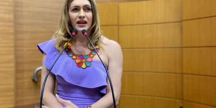 Linda Brasil tem atuado na garantia de direitos e combate à violência contra as mulheres