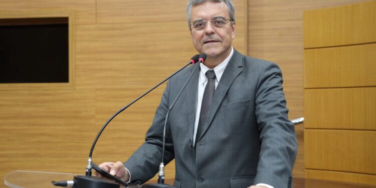 Luciano Pimentel alerta para prazo da biometria facial no Ipesaúde