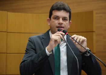 Paulo Júnior comemora 1º lugar no Ideb das escolas de São cristóvão