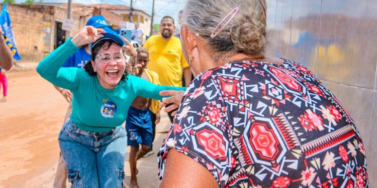 Emília e Ricardo são recebidos com carinho e entusiasmo pelos moradores do Santa Maria