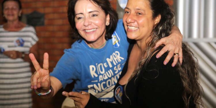 Emília lidera com 42,74% em nova pesquisa encomendada pela Rede Rio FM