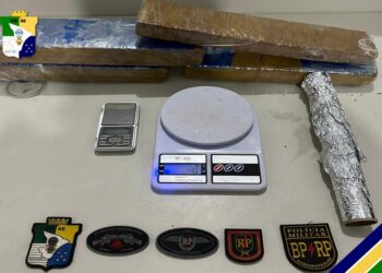 PM prende dupla por suspeita de tráfico ilícito no Bairro Cidade Nova