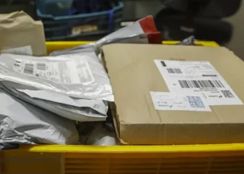 Correios alertam sobre golpe da taxa para retirar encomenda