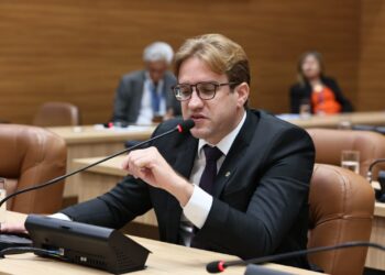 Marcelo Sobral destina mais de R$ 800 mil para custeio do transporte universitário em Itaporanga da Ajuda