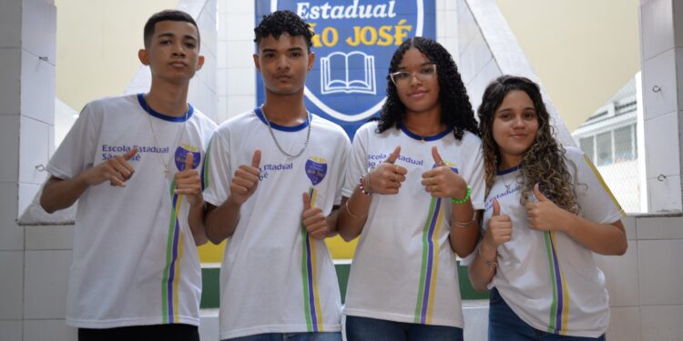 Melhorias no Colégio Estadual Áurea Melo e na Escola Estadual São José qualificam ensino fundamental em Aracaju