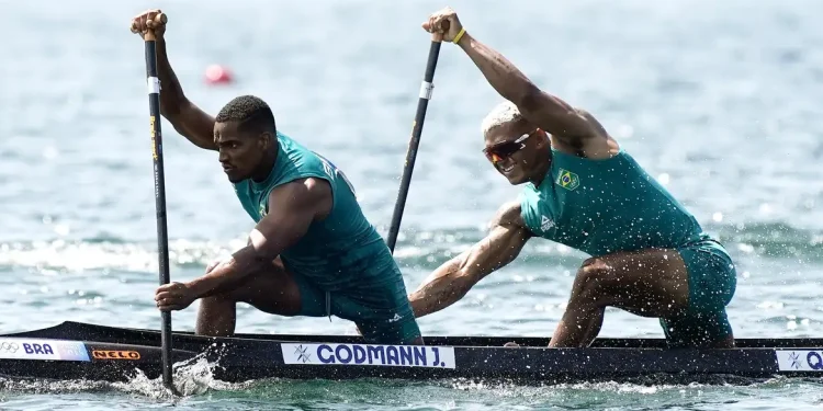 Isaquias e Jacky se garantem na semi da canoagem velocidade em Paris