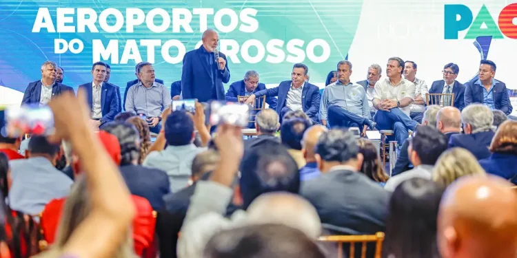Lula entrega melhorias em aeroportos e casas populares em Mato Grosso