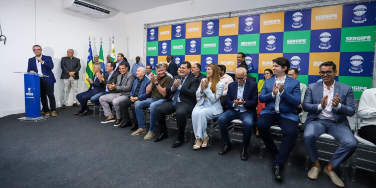 Governador empossa novo secretário da Saúde e novo diretor-presidente do Ipesaúde