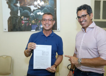 Governador assina contrato para construção de nova maternidade em Sergipe
