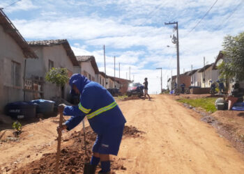 Deso realiza extensão e implantação de novas redes em Canindé