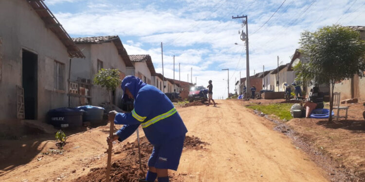 Deso realiza extensão e implantação de novas redes em Canindé