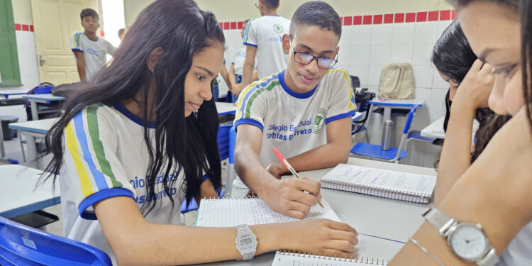 Programa Estudante Monitor envolve 5.800 alunos em atividades voltadas ao protagonismo estudantil